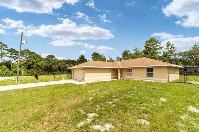 4 MALAUKA PASS PLACE, Ocklawaha, FL 32179