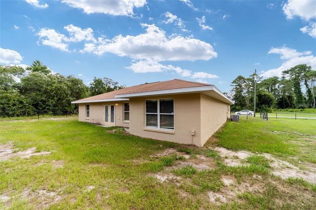 4 MALAUKA PASS PLACE, Ocklawaha, FL 32179