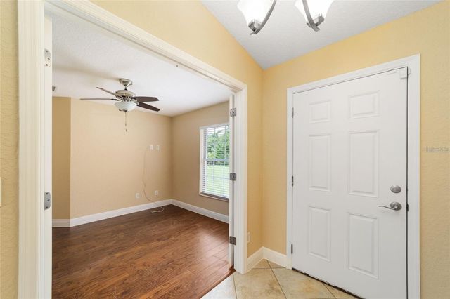 4 MALAUKA PASS PLACE, Ocklawaha, FL 32179