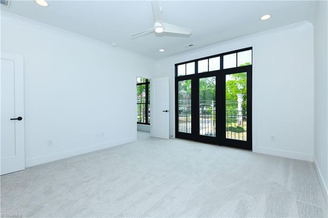 3235 W Friendly Avenue, Greensboro, NC 27408