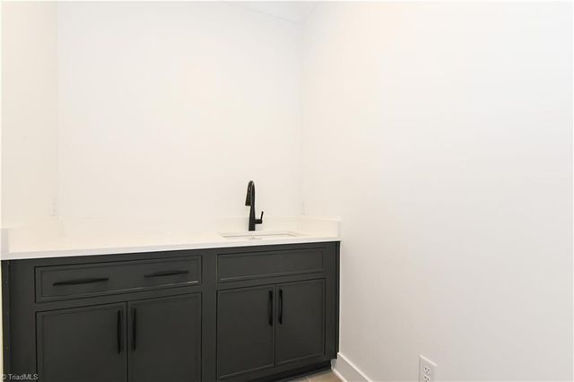 3235 W Friendly Avenue, Greensboro, NC 27408