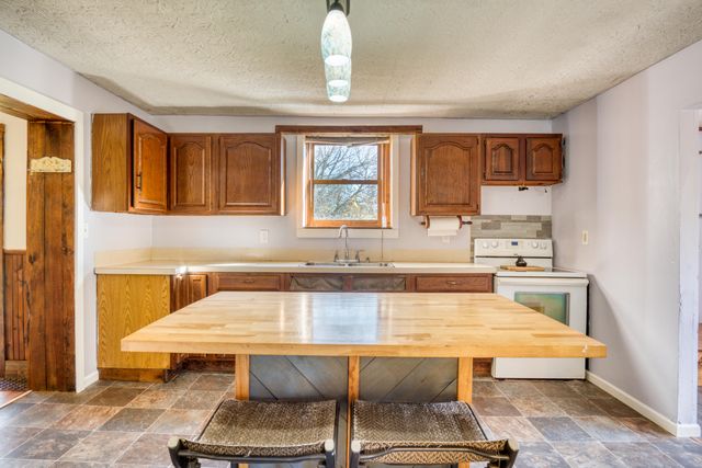 300 N East Street, Deerfield Twp, MI 49336