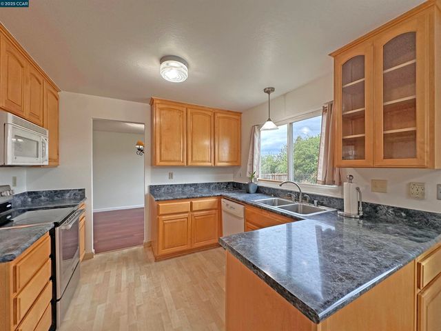 199 Starling Way, Hercules, CA 94547