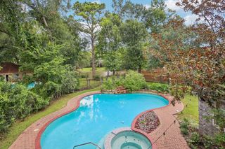 907 Remington Court, Friendswood, TX 77546