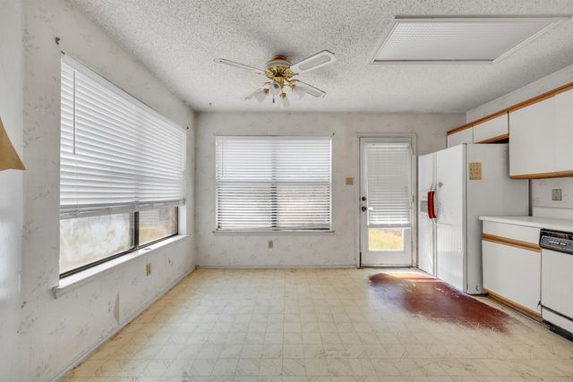 308 Clear Springs Drive, Mesquite, TX 75150