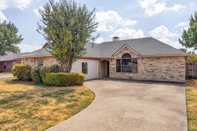 308 Clear Springs Drive, Mesquite, TX 75150