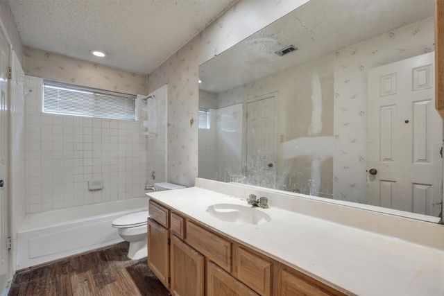 308 Clear Springs Drive, Mesquite, TX 75150