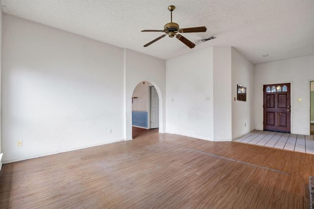 308 Clear Springs Drive, Mesquite, TX 75150
