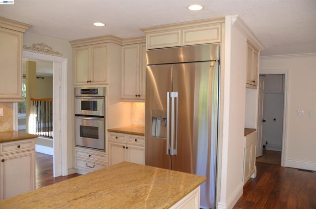 1626 Harlan Dr, Danville, CA 94526