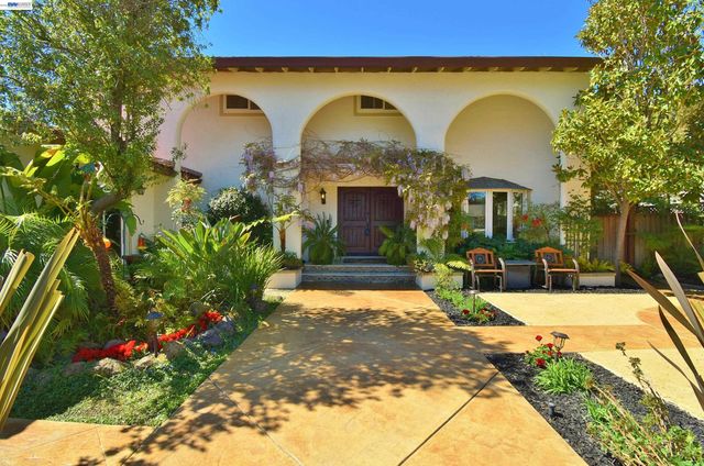 1626 Harlan Dr, Danville, CA 94526