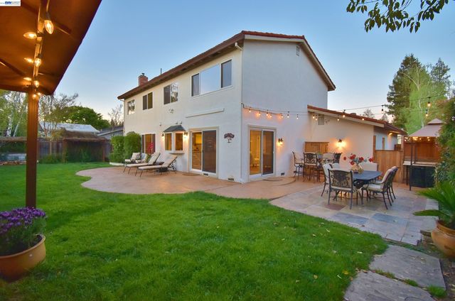 1626 Harlan Dr, Danville, CA 94526