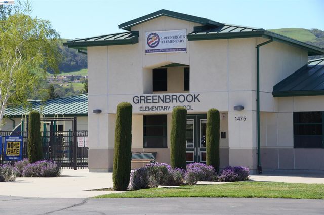 1626 Harlan Dr, Danville, CA 94526