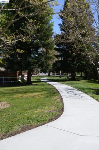 1626 Harlan Dr, Danville, CA 94526