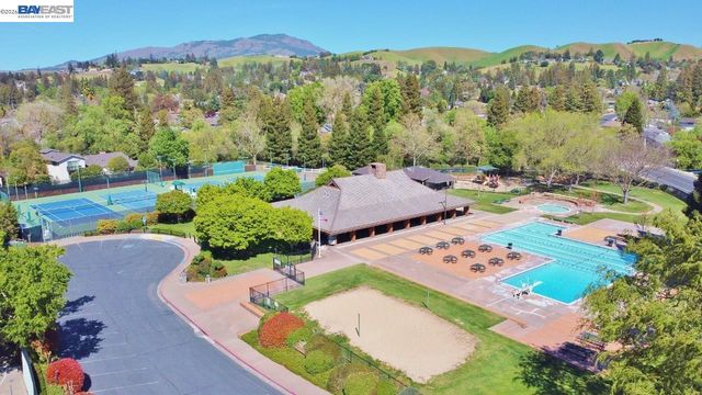 1626 Harlan Dr, Danville, CA 94526