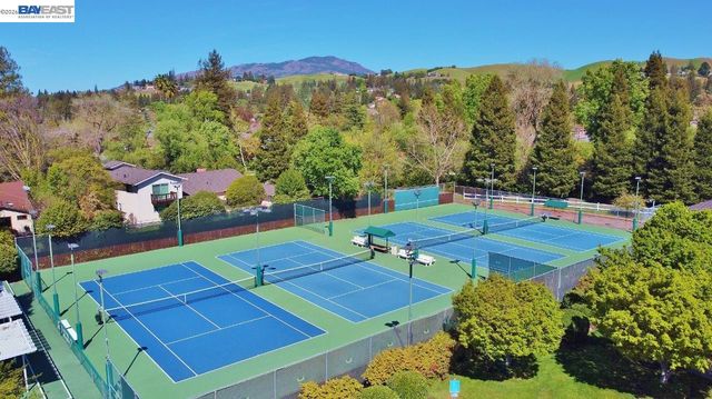 1626 Harlan Dr, Danville, CA 94526