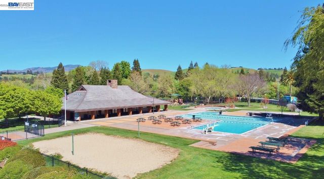 1626 Harlan Dr, Danville, CA 94526
