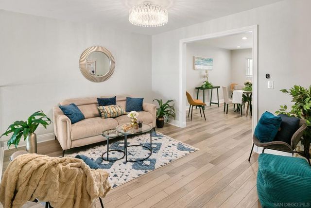 6786 Caminito Del Greco, San Diego, CA 92120