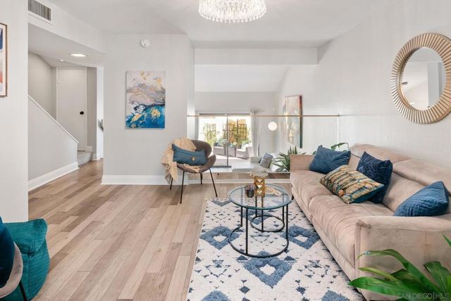 6786 Caminito Del Greco, San Diego, CA 92120