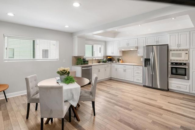 6786 Caminito Del Greco, San Diego, CA 92120