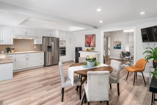 6786 Caminito Del Greco, San Diego, CA 92120