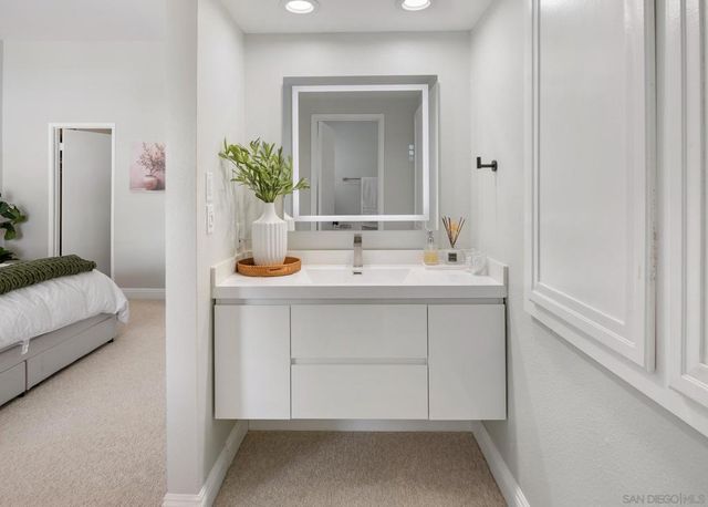 6786 Caminito Del Greco, San Diego, CA 92120