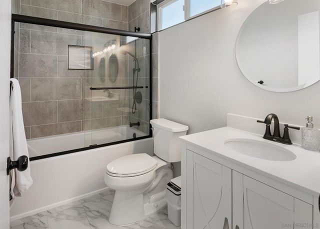 6786 Caminito Del Greco, San Diego, CA 92120