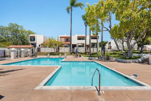 6786 Caminito Del Greco, San Diego, CA 92120