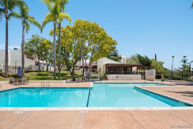 6786 Caminito Del Greco, San Diego, CA 92120