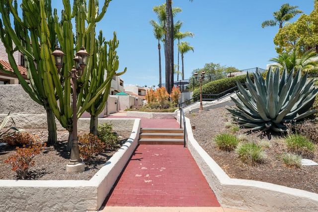 6786 Caminito Del Greco, San Diego, CA 92120