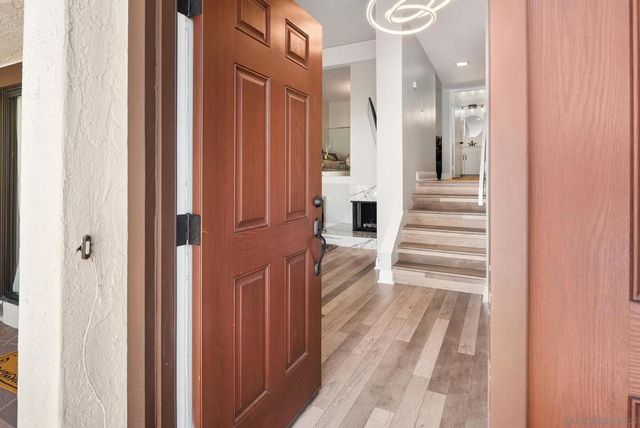 6786 Caminito Del Greco, San Diego, CA 92120