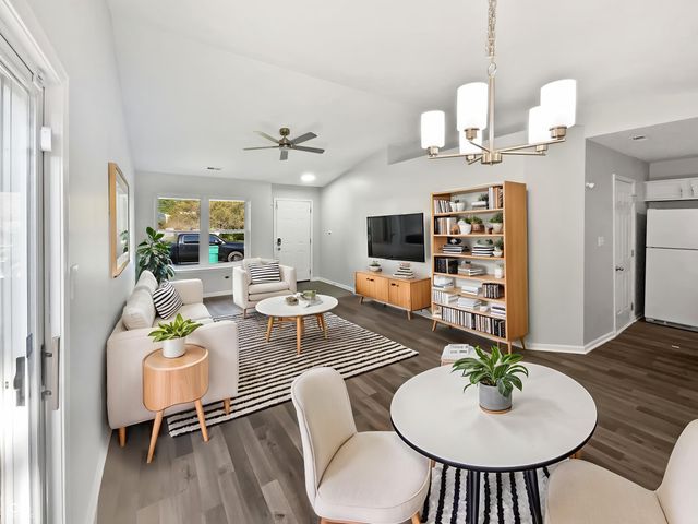 4821 Ossington Court, Indianapolis, IN 46254