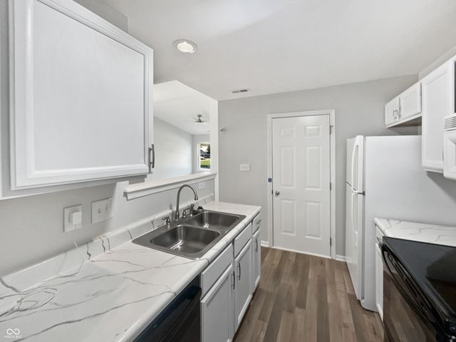 4821 Ossington Court, Indianapolis, IN 46254