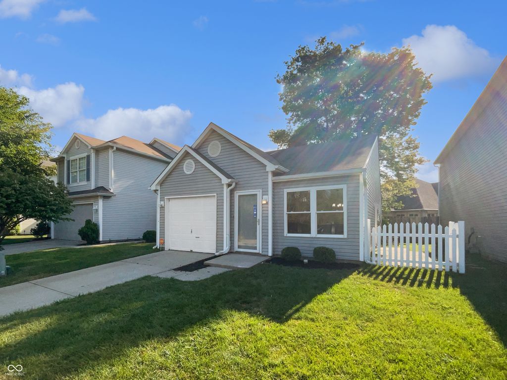 4821 Ossington Court, Indianapolis, IN 46254