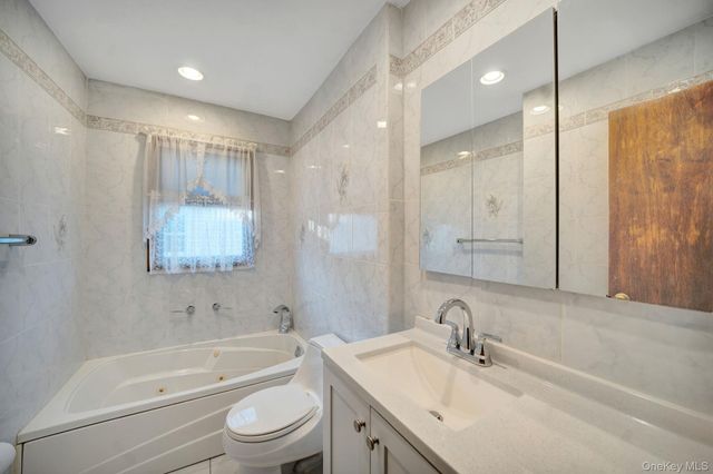 254 N Richmond Avenue, Massapequa, NY 11758