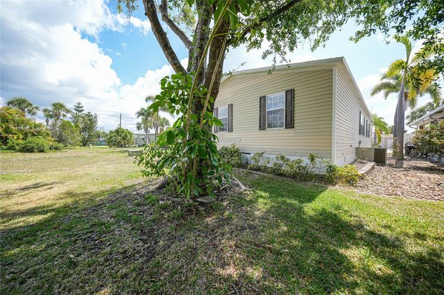 2100 KINGS HWY 206, Port Charlotte, FL 33980