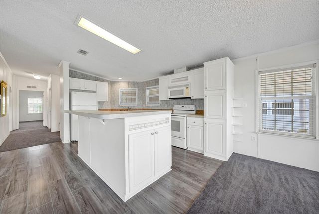 2100 KINGS HWY 206, Port Charlotte, FL 33980