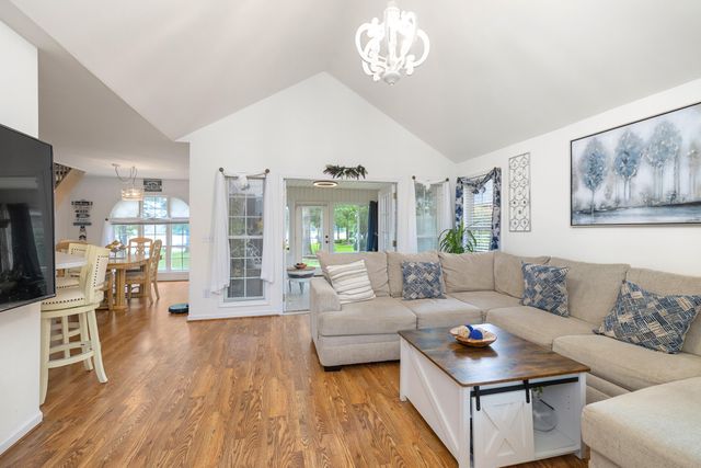 203 Ridge Lake Drive, Manning, SC 29102