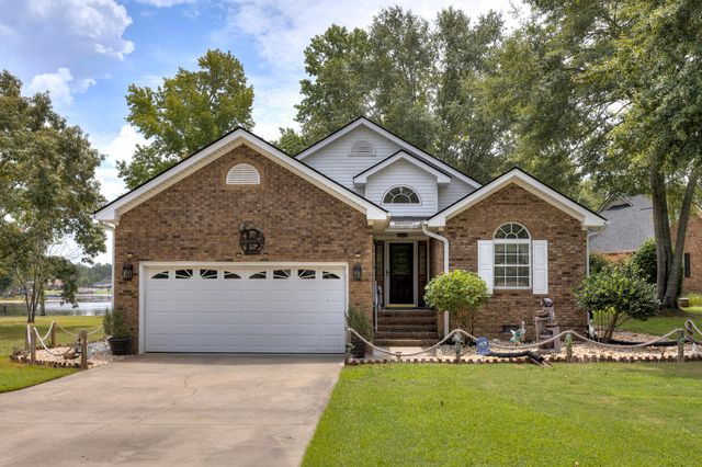 203 Ridge Lake Drive, Manning, SC 29102