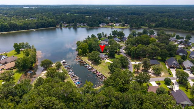 203 Ridge Lake Drive, Manning, SC 29102