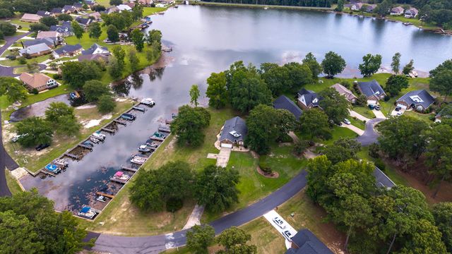 203 Ridge Lake Drive, Manning, SC 29102