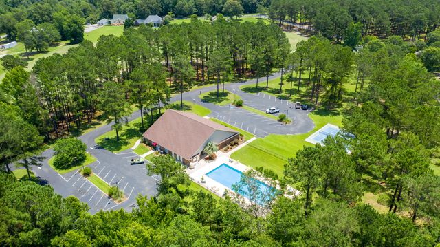 203 Ridge Lake Drive, Manning, SC 29102