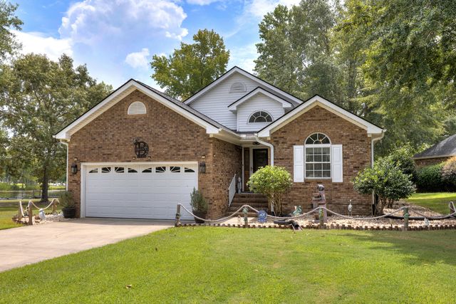 203 Ridge Lake Drive, Manning, SC 29102