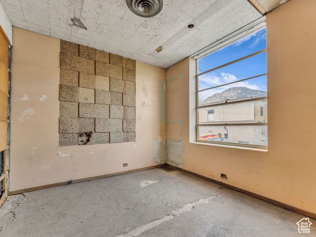 40 S FREEDOM BLVD, Provo, UT 84601