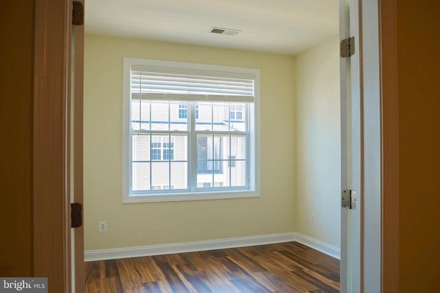 15213 LANCASHIRE DR, Woodbridge, VA 22191
