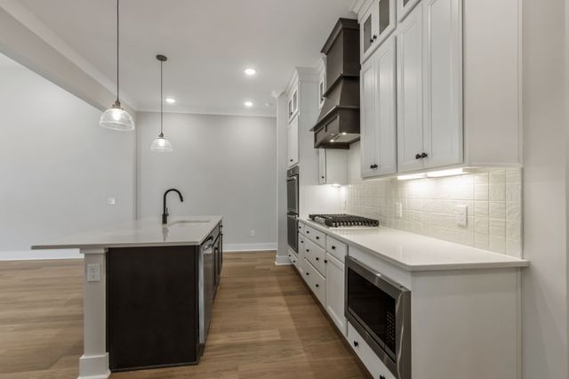 5900 Willoughby Way, Murfreesboro, TN 37129