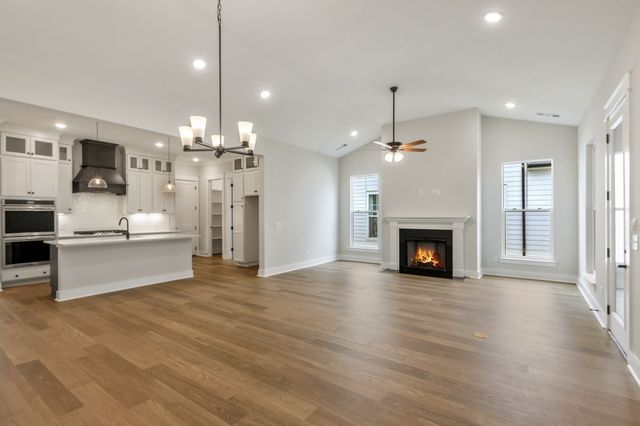 5900 Willoughby Way, Murfreesboro, TN 37129