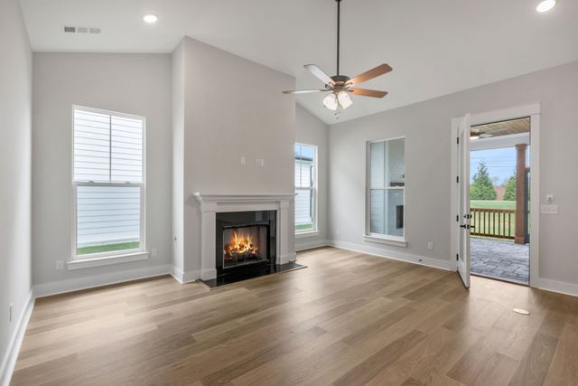 5900 Willoughby Way, Murfreesboro, TN 37129