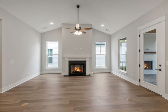 5900 Willoughby Way, Murfreesboro, TN 37129