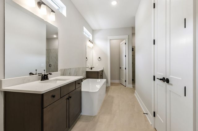 5900 Willoughby Way, Murfreesboro, TN 37129