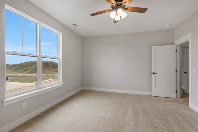 5900 Willoughby Way, Murfreesboro, TN 37129